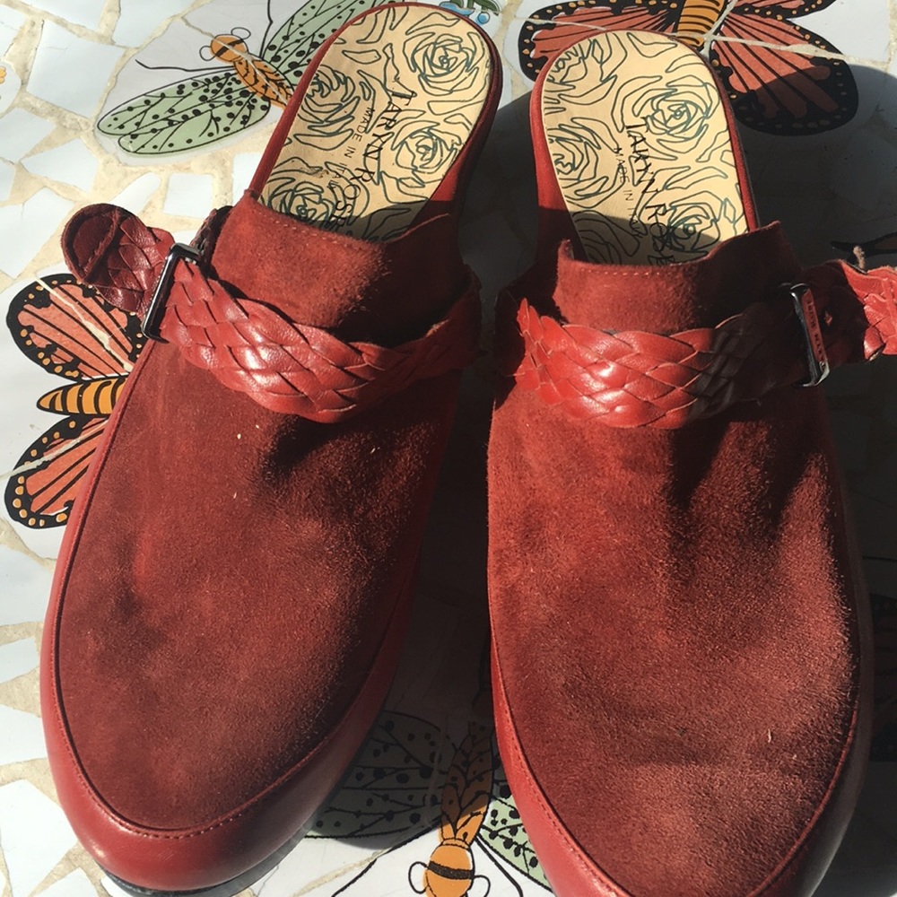 Taryn Rose Leather slideins